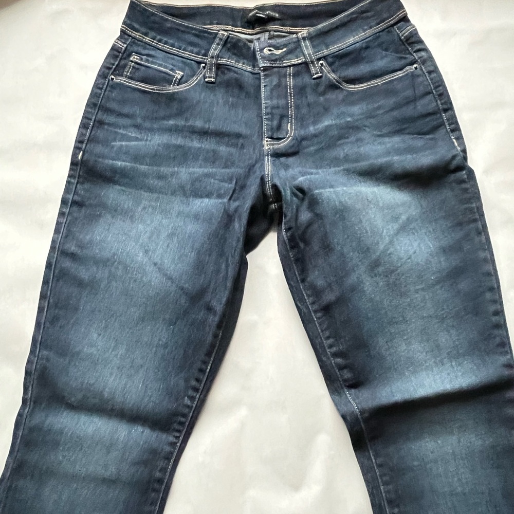 Signature studio skinny jeans size 4 worn a few times dark navy